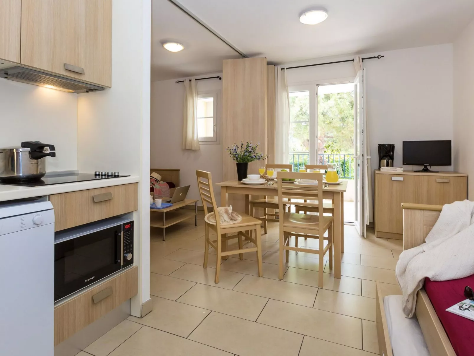 Am Meer in Korsika-Inside