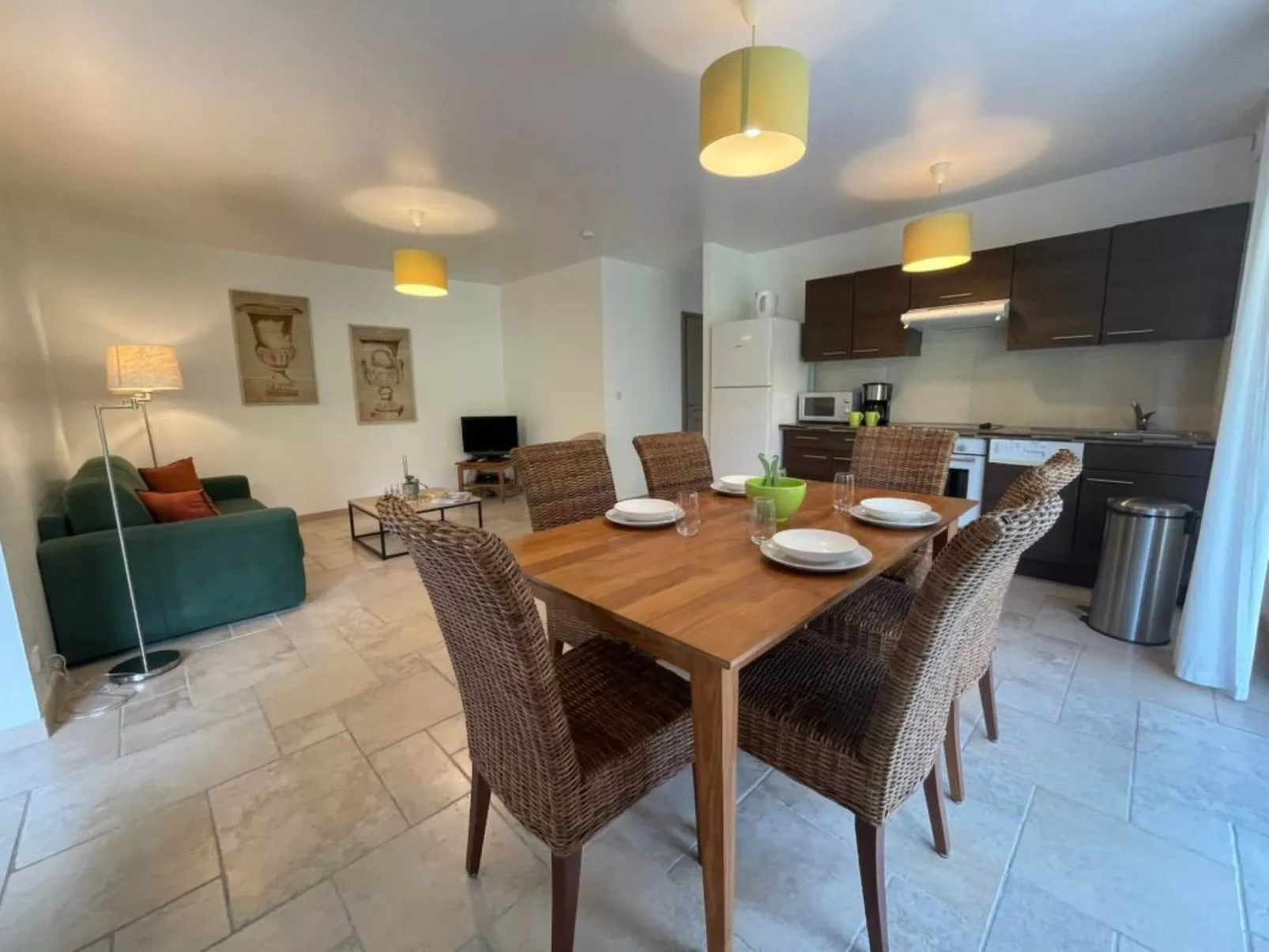 Klimatisierte Wohnung mit Garten-Image-tags.info