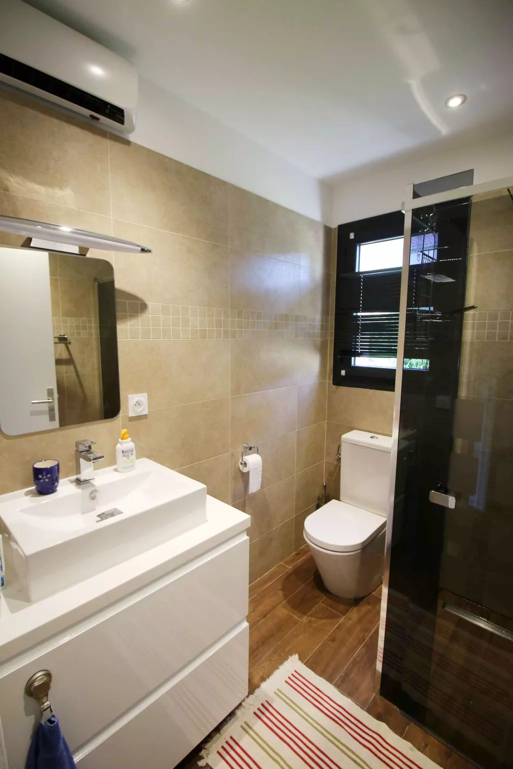 Appartement mit Infinity-Pool-Dedans