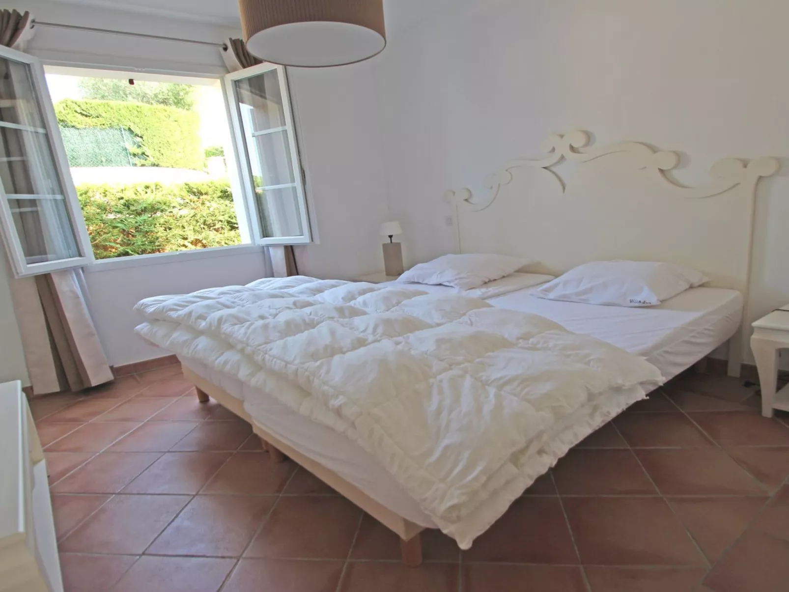 Villa Beauchene - Privates Schwimmbad - Klimaanlage - Drinnen