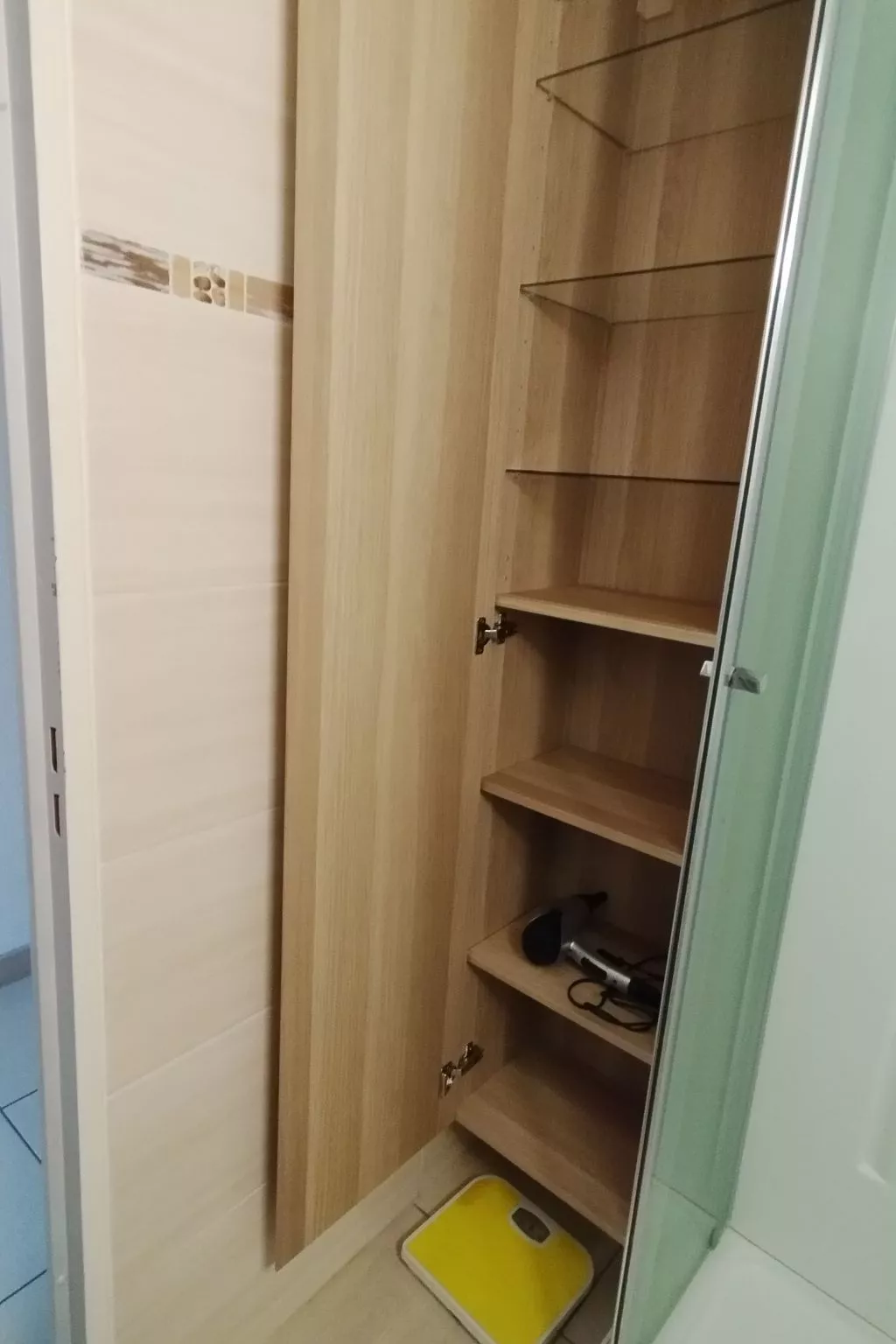 Moderne Ferienwohnung mit Meerblick-Drinnen