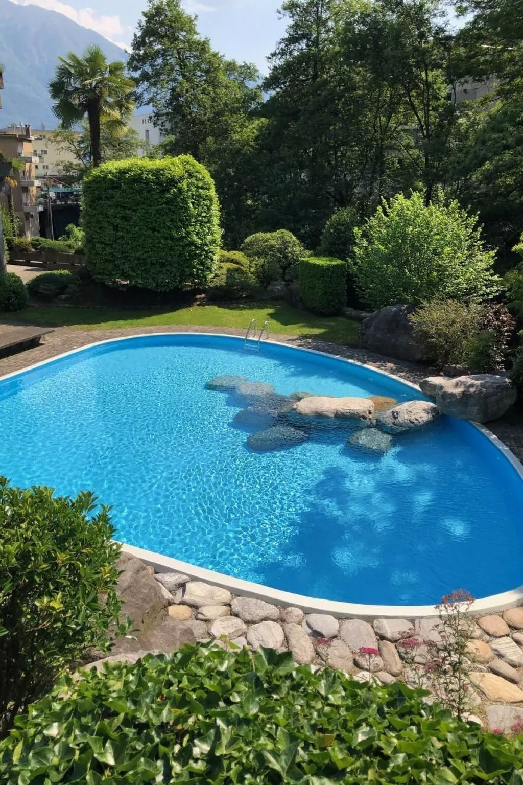 Navengana 4 mit Pool-Draußen