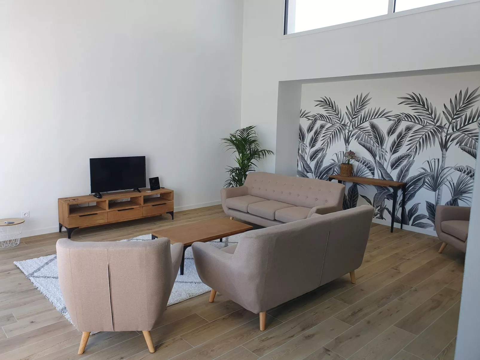 Neues Haus in Meeresnähe mit beheiztem Pool-Inside