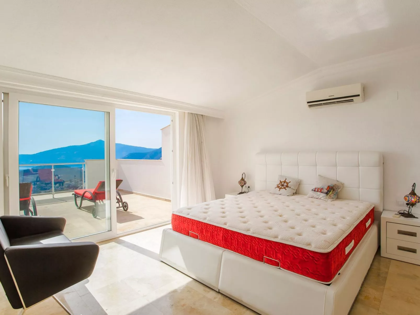 Villa für 10 P mit unglaublichem Ausblick-Dedans