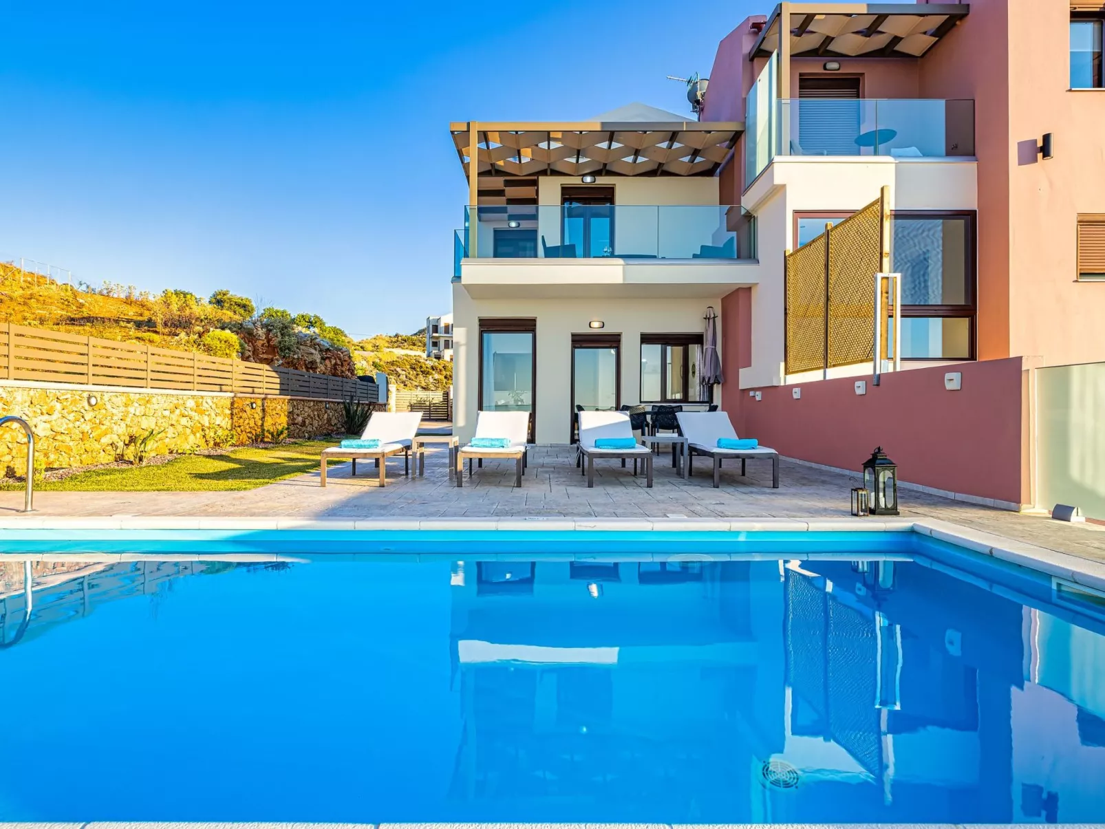 "Villa Nektar" mit privatem Pool-Dehors