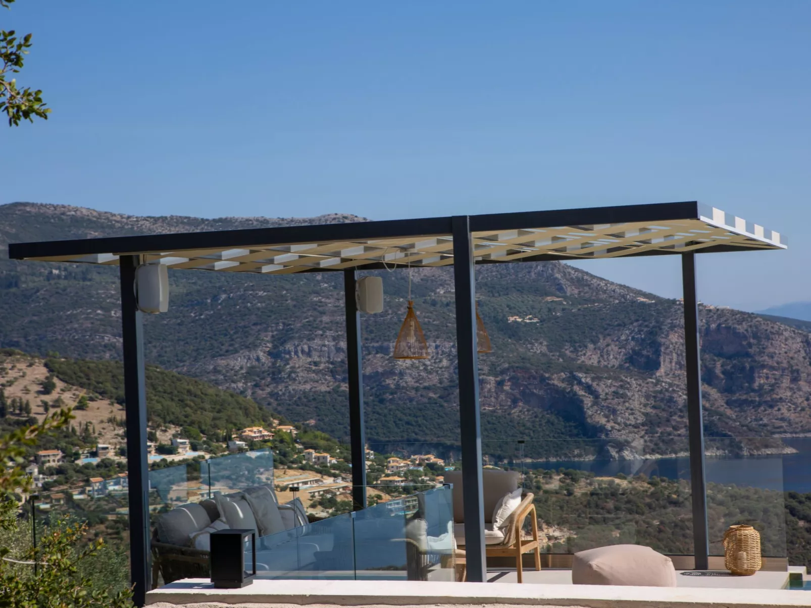 Ferienvilla "Yoni Villa" mit Infinity Pool-Draußen