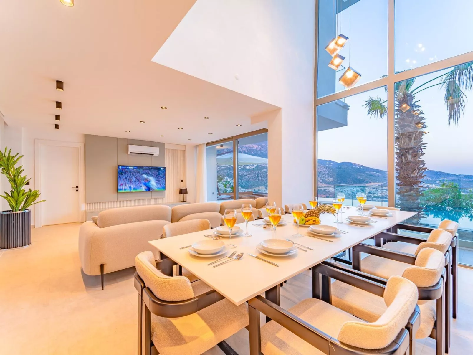 Moderne Luxusvilla für bis zu 12 Personen-Inside