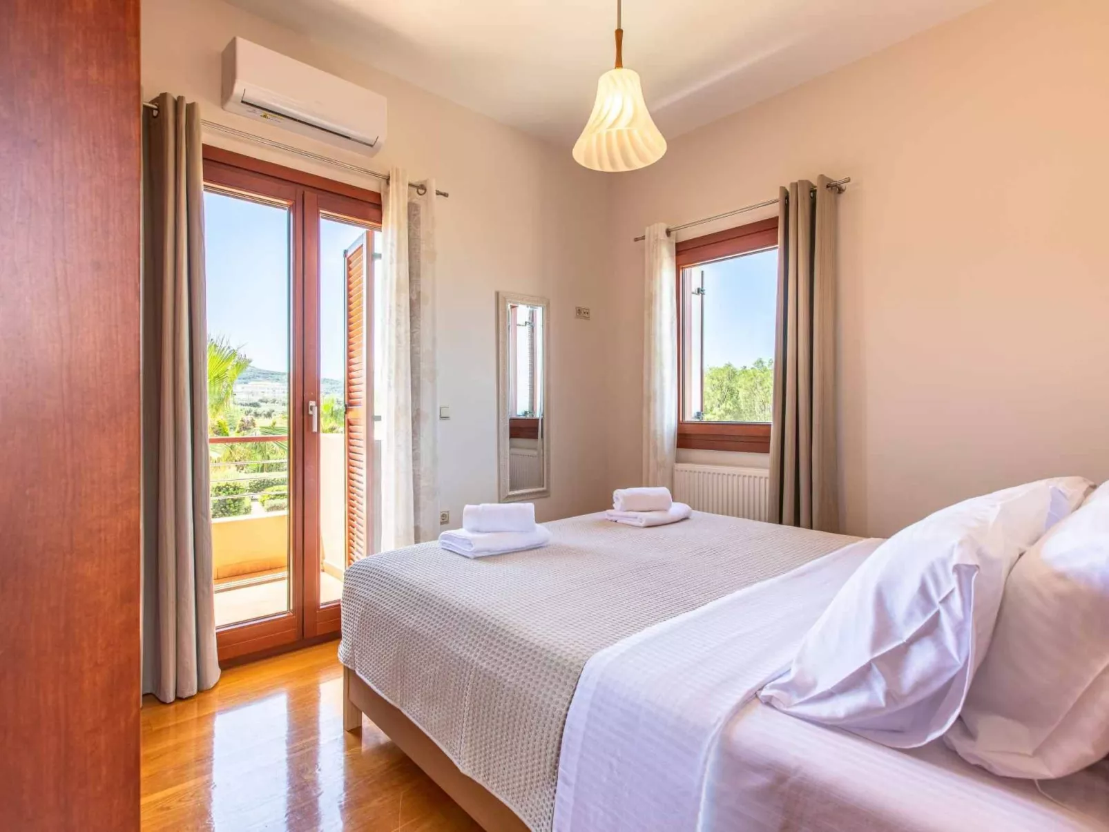 Cold Crest Haus-Inside