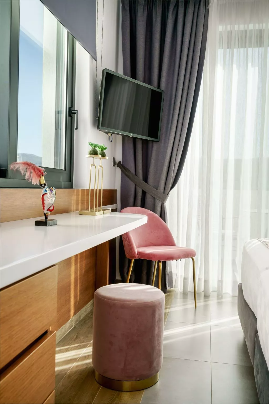 Lux-Villa mit Innen- und Außenpool, BBQ und Fitnessraum-Inside