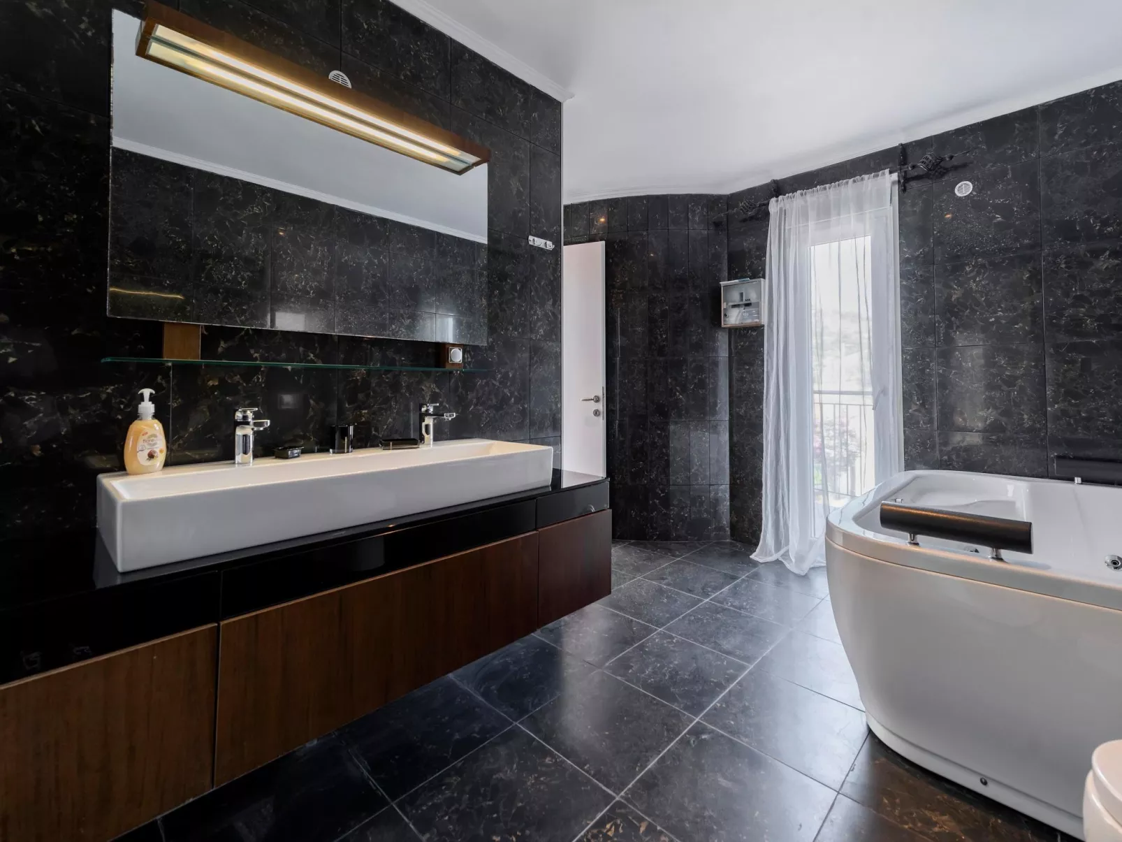 Charmante Diamond Villa in der Nähe von Gennadi Strand-Image-tags.info