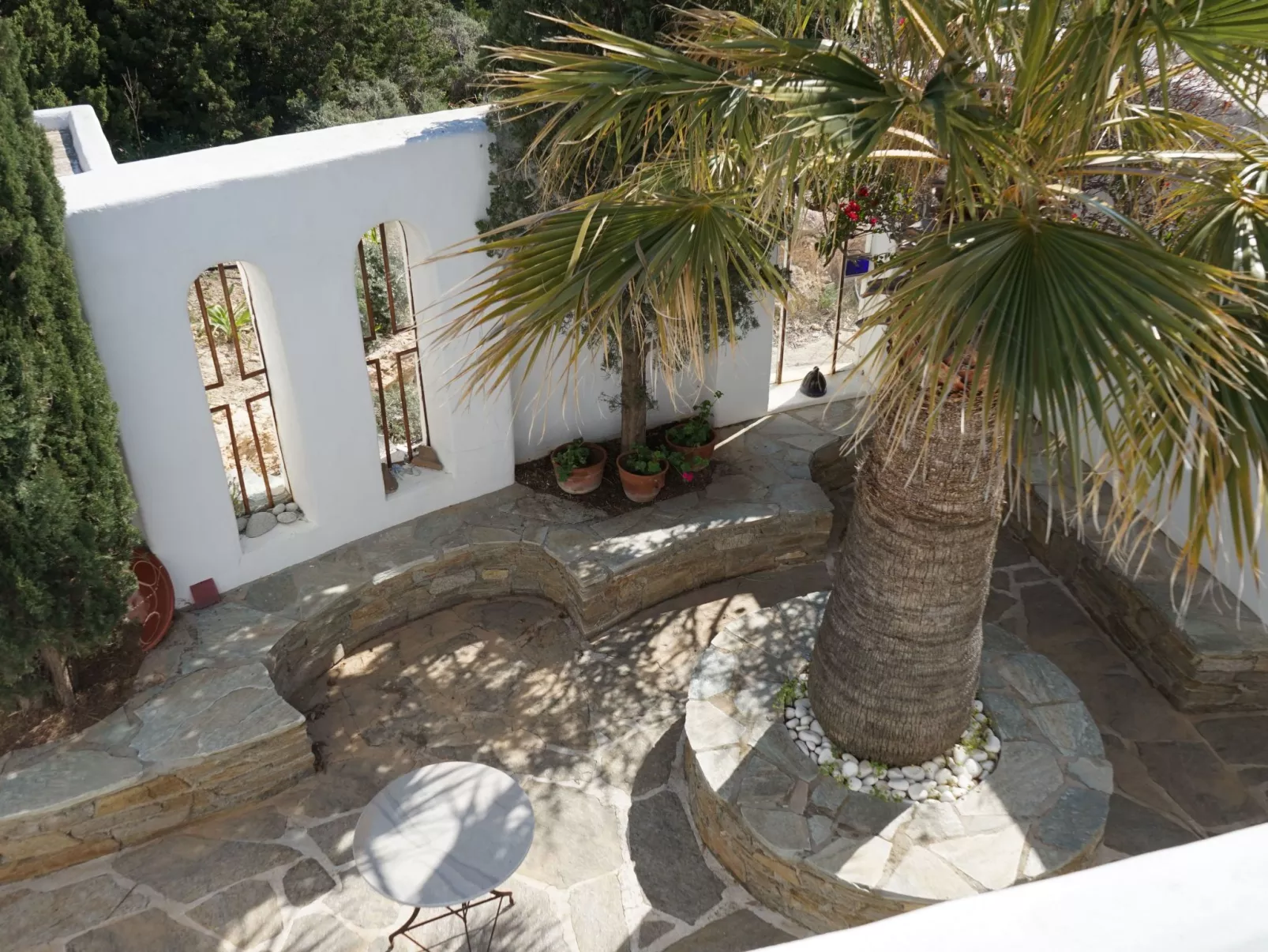 Die Villa und das Atelier des Bildhauers - Draußen