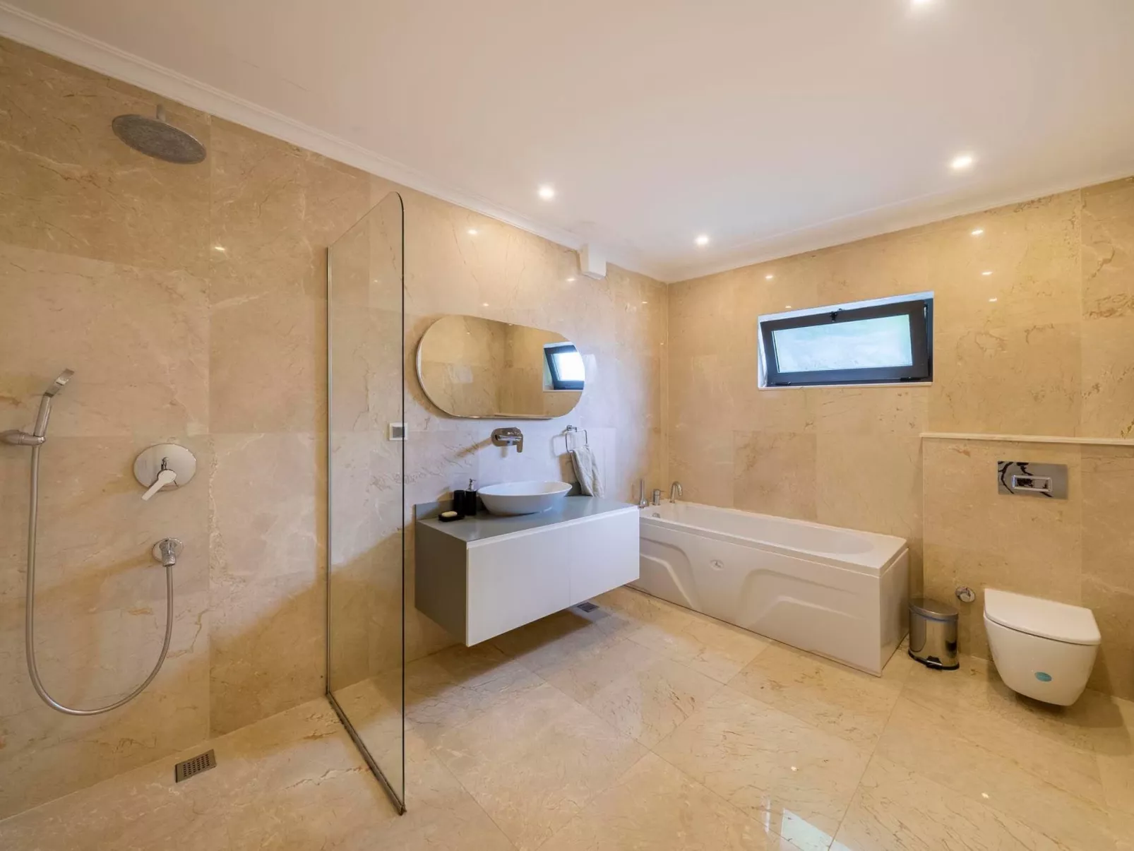 Villa Arden Ege mit Pool für 10 Personen-Inside