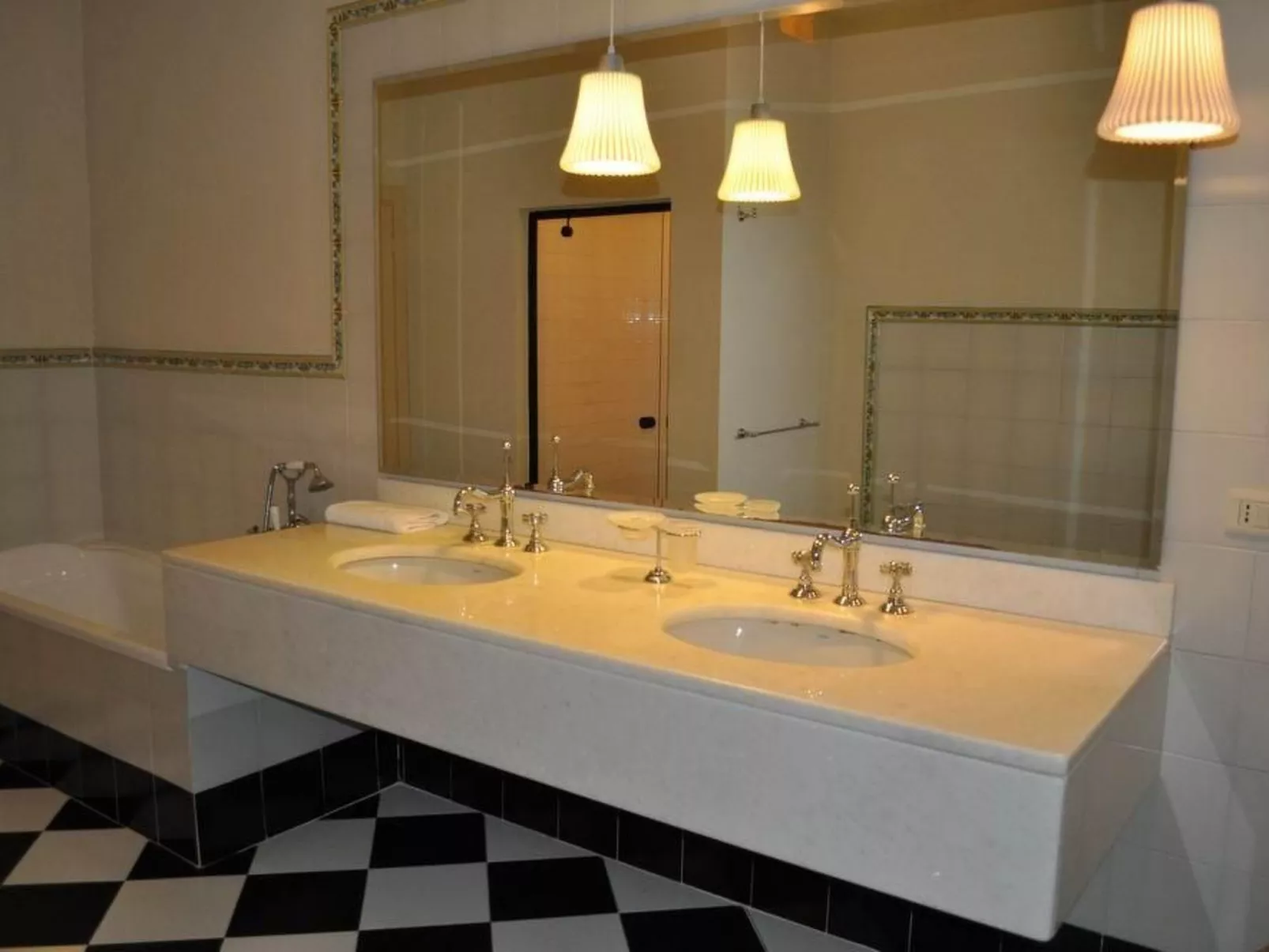 Flach "Madonnino quercia-Inside