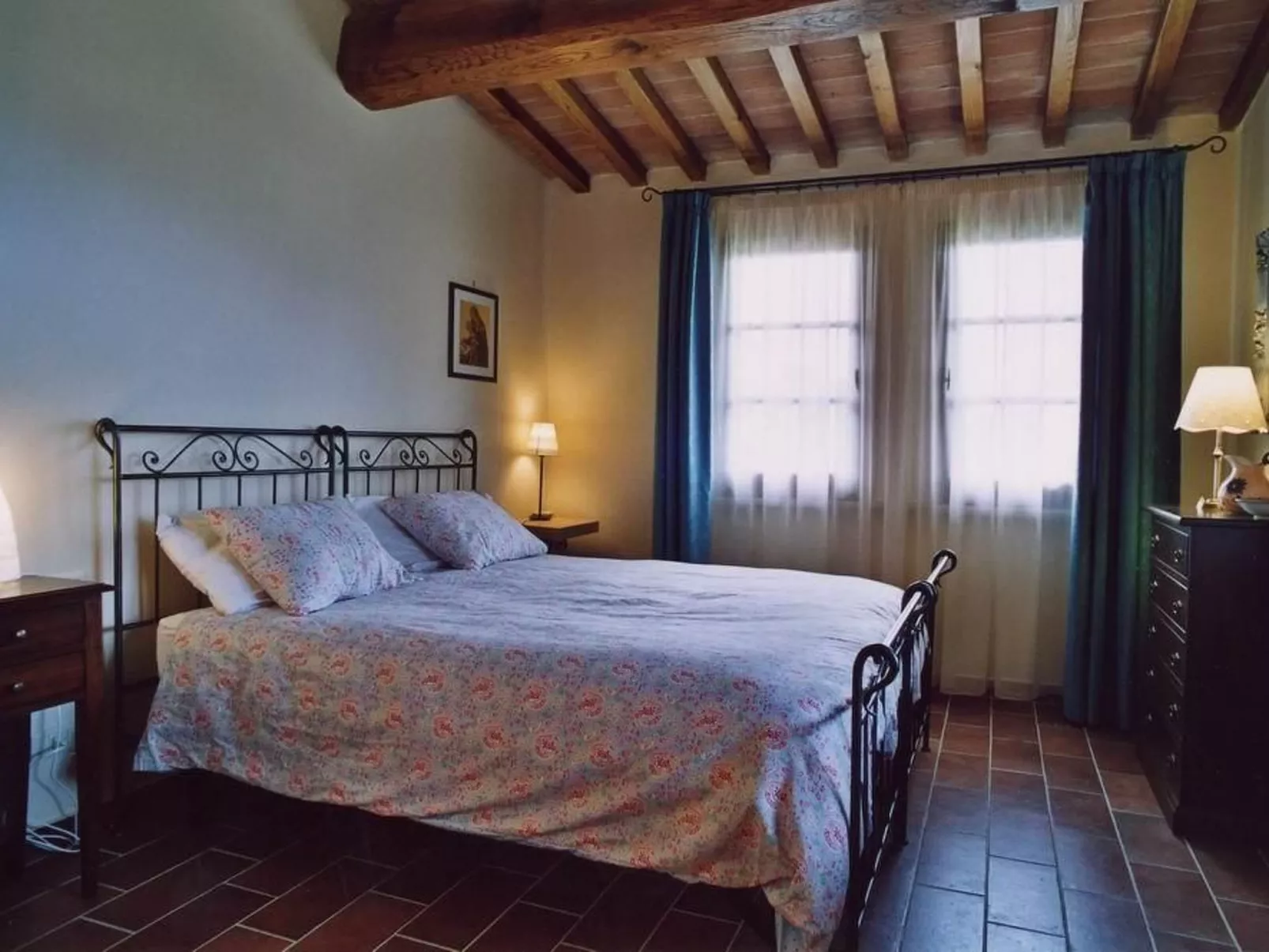 "Madonnino Quadri 8-Inside