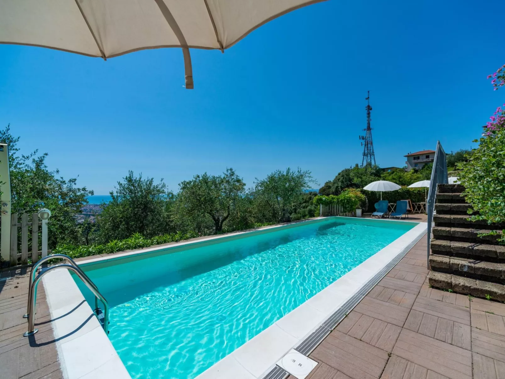 Wohnung 'Settimo cielo8' mit Schwimmbad-Outside