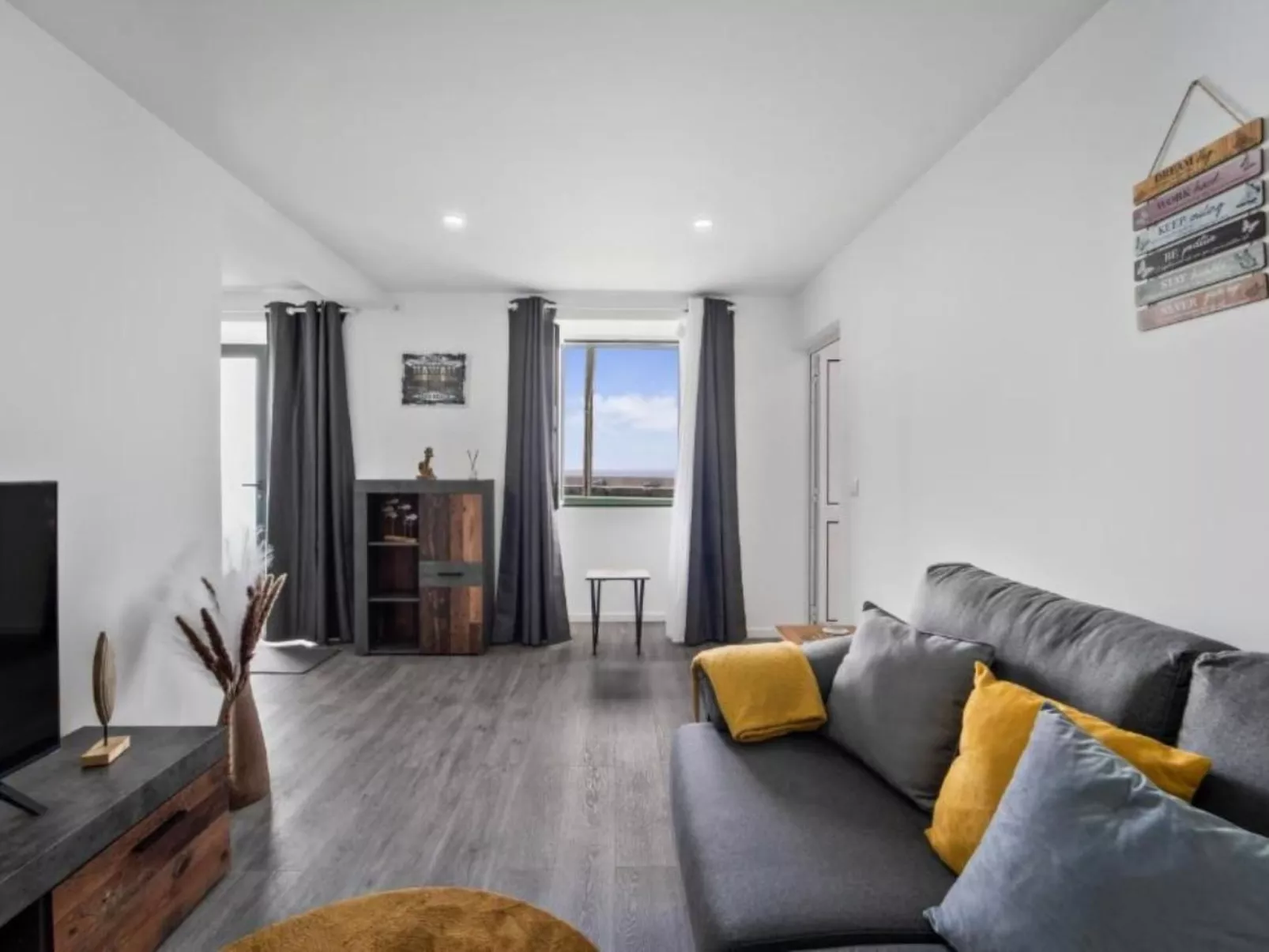 "Telvina House" mit eigenem Garten-Image-tags.info