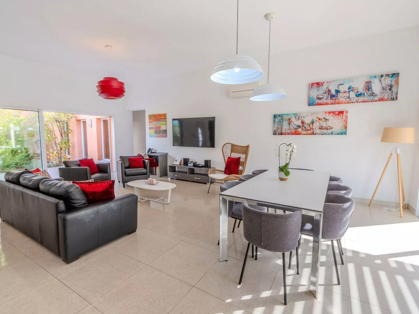 Villa 4 Schlafzimmer, privater Pool Garten und Parkplatz-Dedans