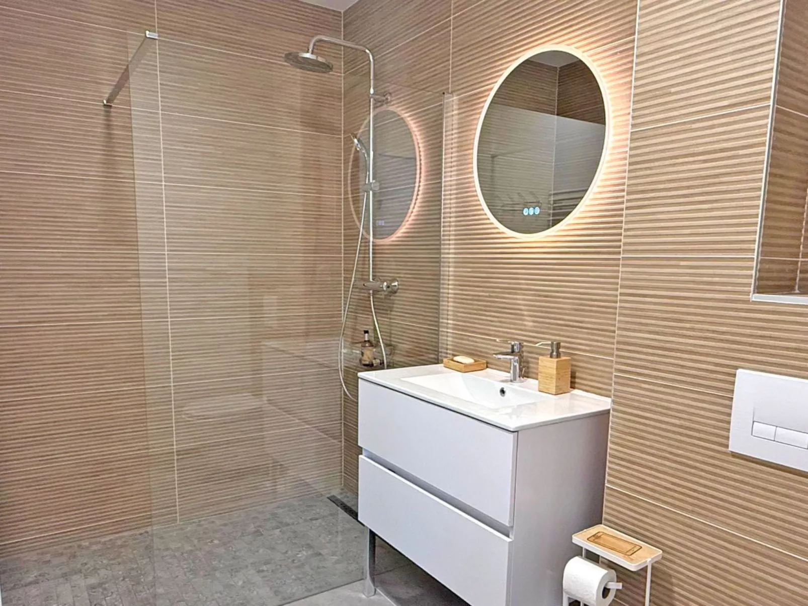 Haus 10 Personen, Klimaanlage, Privater Swimmingpool-Image-tags.info