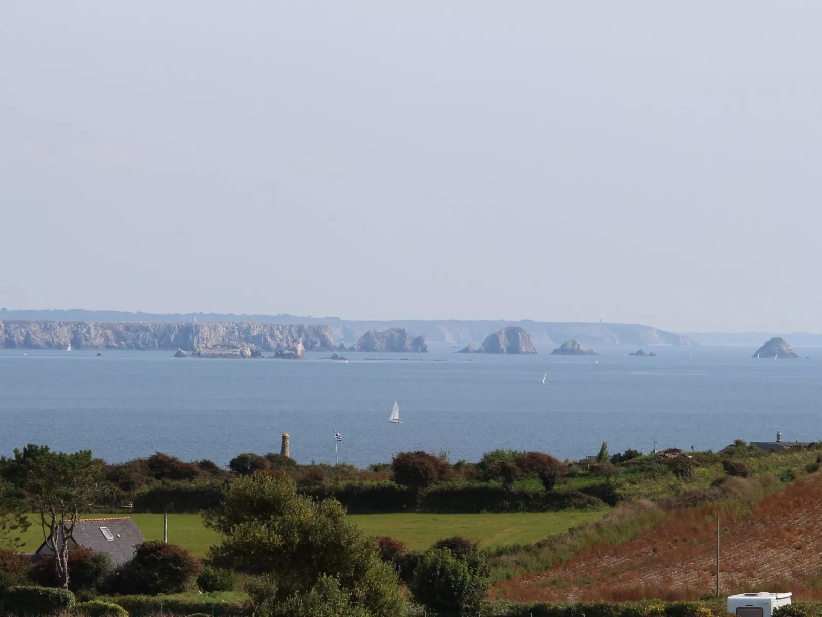 Charmantes Haus mit privatem Jacuzzi in der Bretagne-Dehors