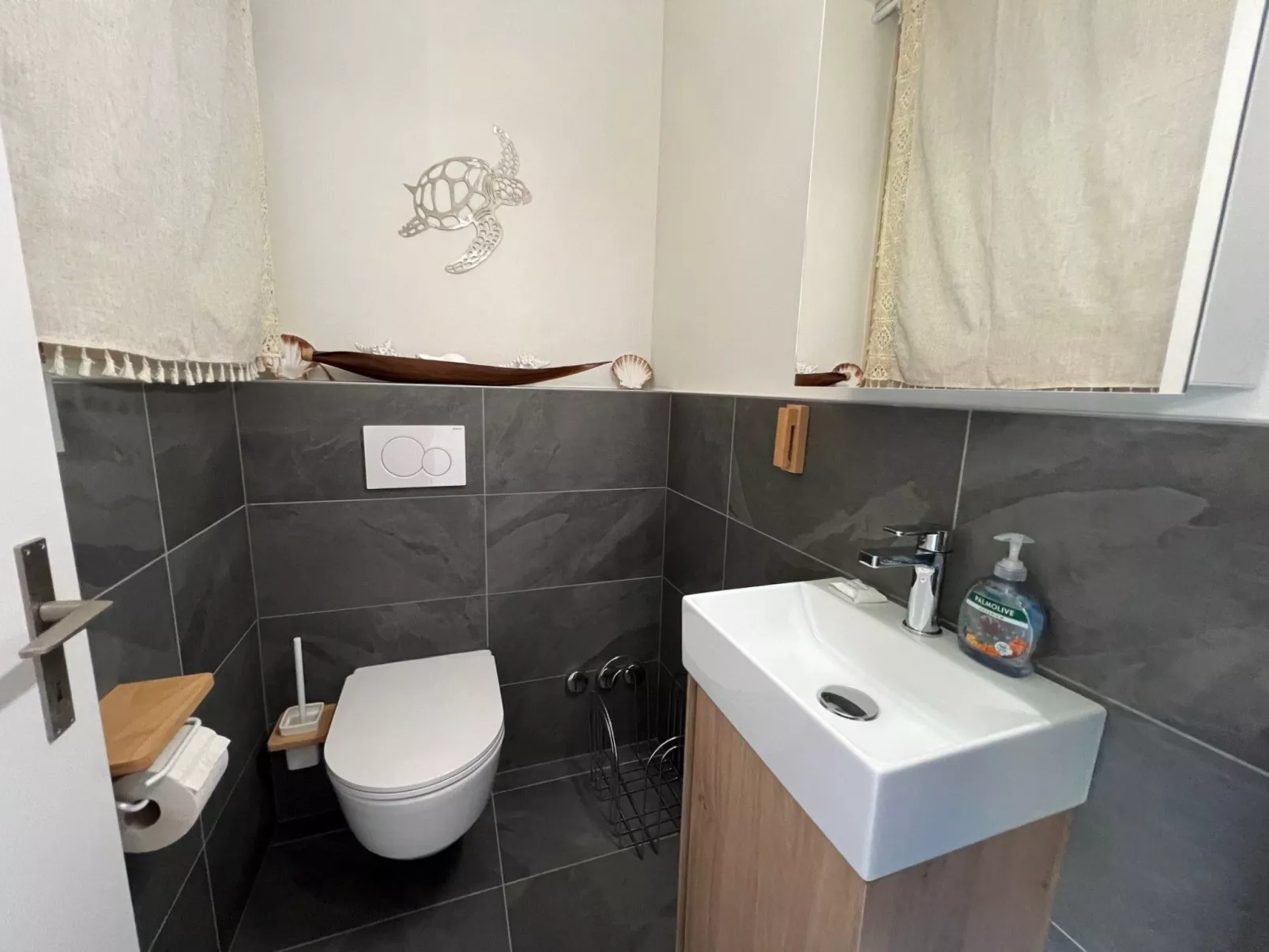 Navengana 5 mit Pool-Drinnen