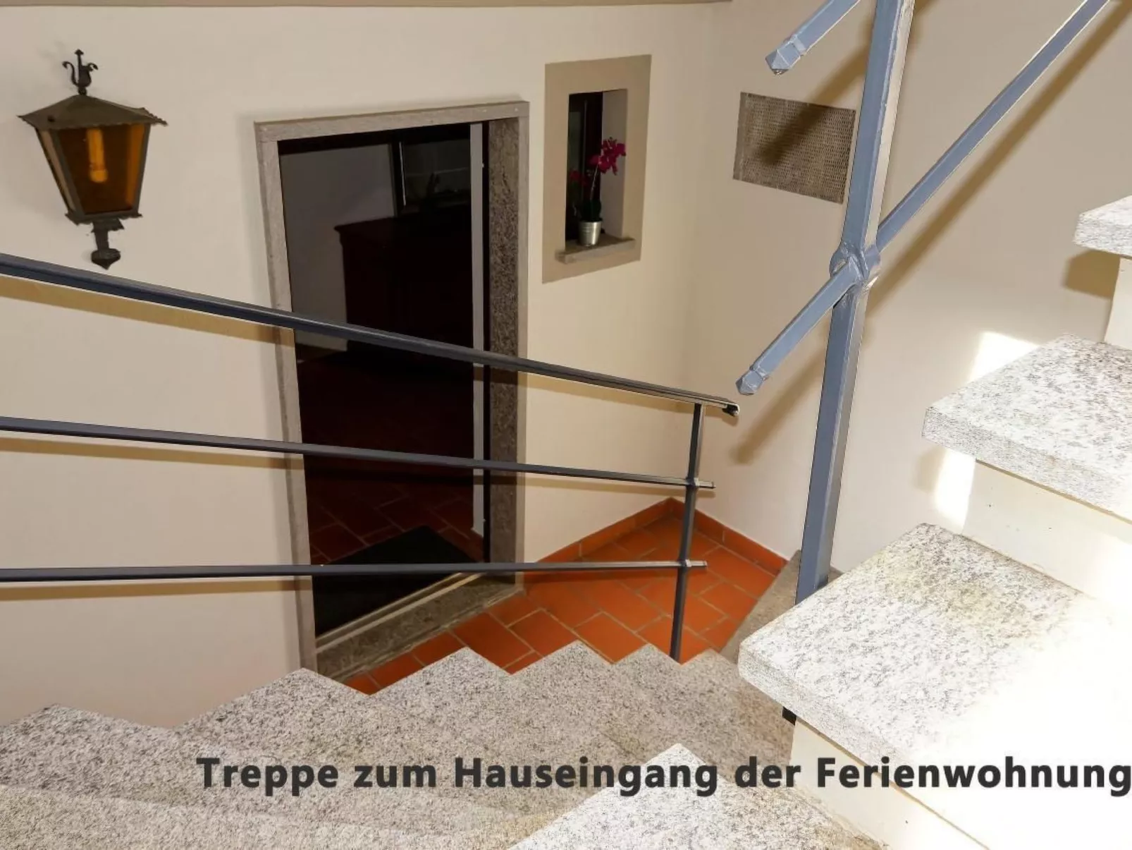 Studio mit Blick auf das Wasser-Image-tags.info