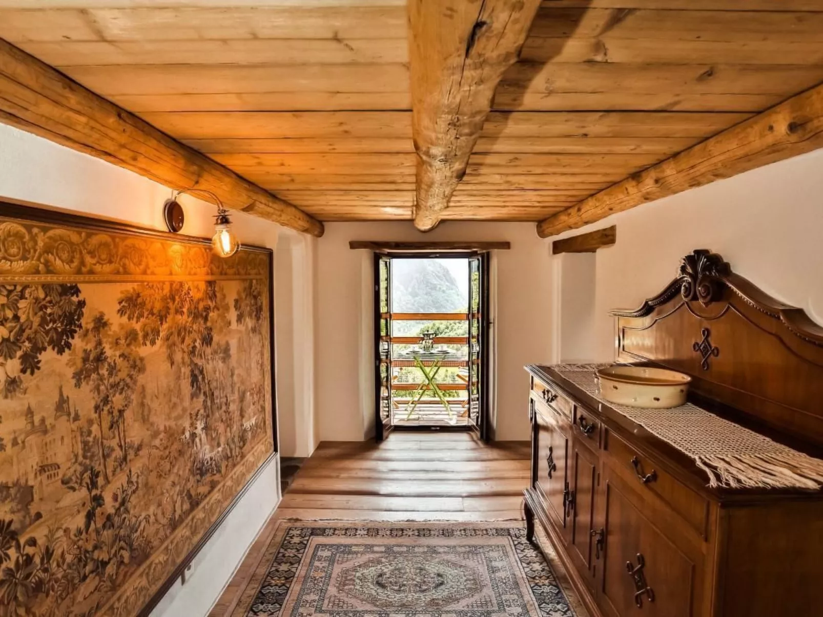 Genießen Sie das 'Attico Adula' in Cà Nizza-Inside