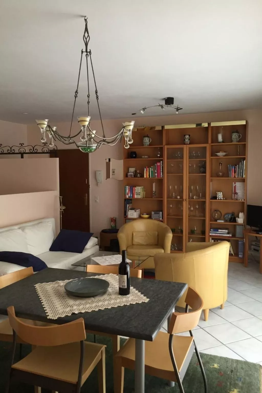 Alle Vigne Ascona-Drinnen