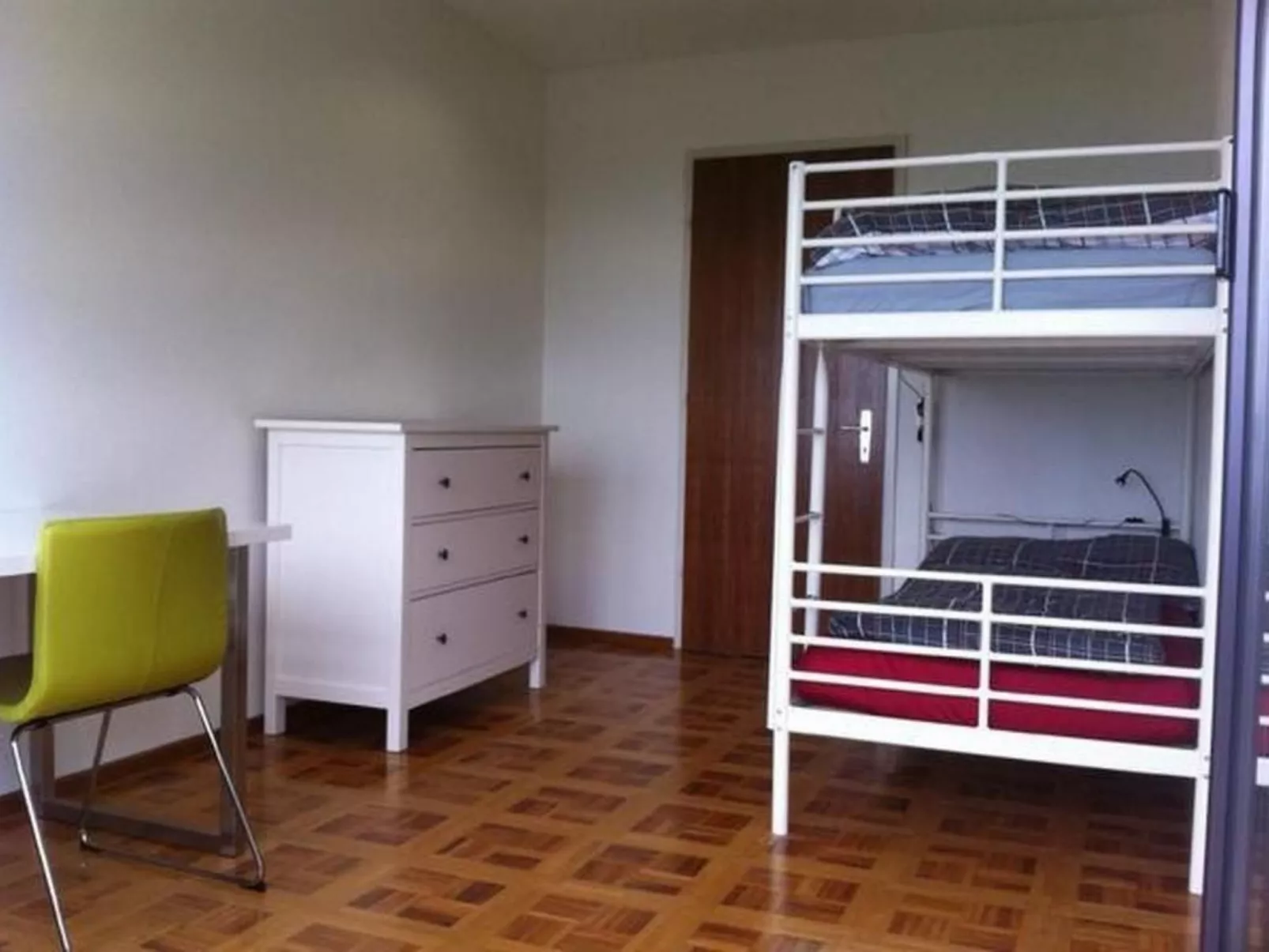 Mit Panorama-Sicht und Schwimmbad-Image-tags.info