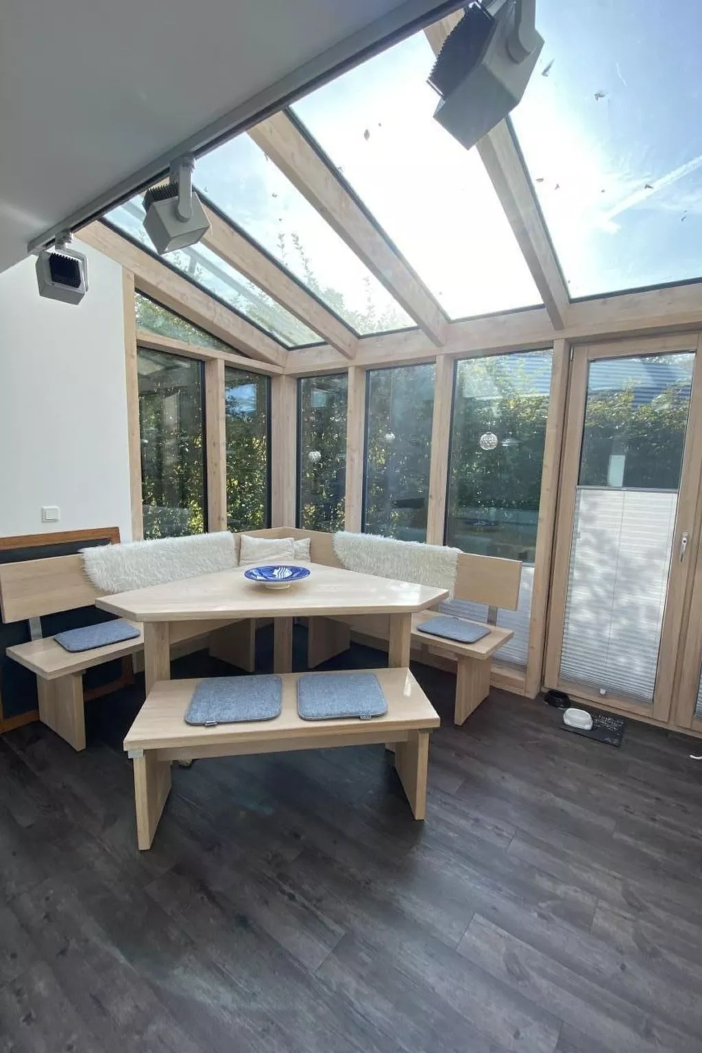 Das Haus am See-Drinnen