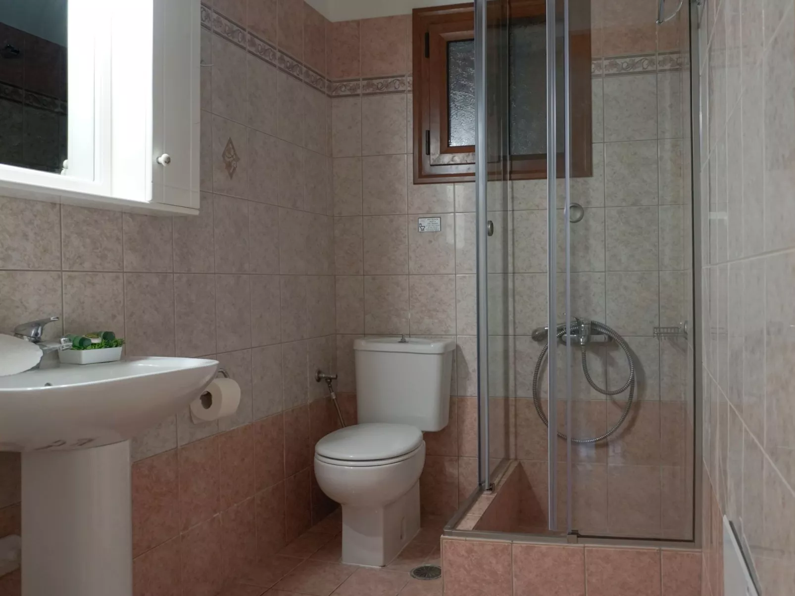 Mit Privatpool für 5 Personen und 1 Kind in Dassia, Nordgriechenland-Drinnen