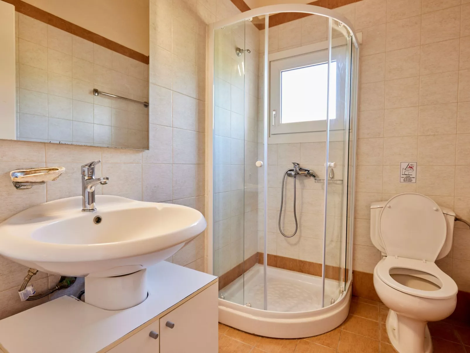 Edem Paradise-Dedans