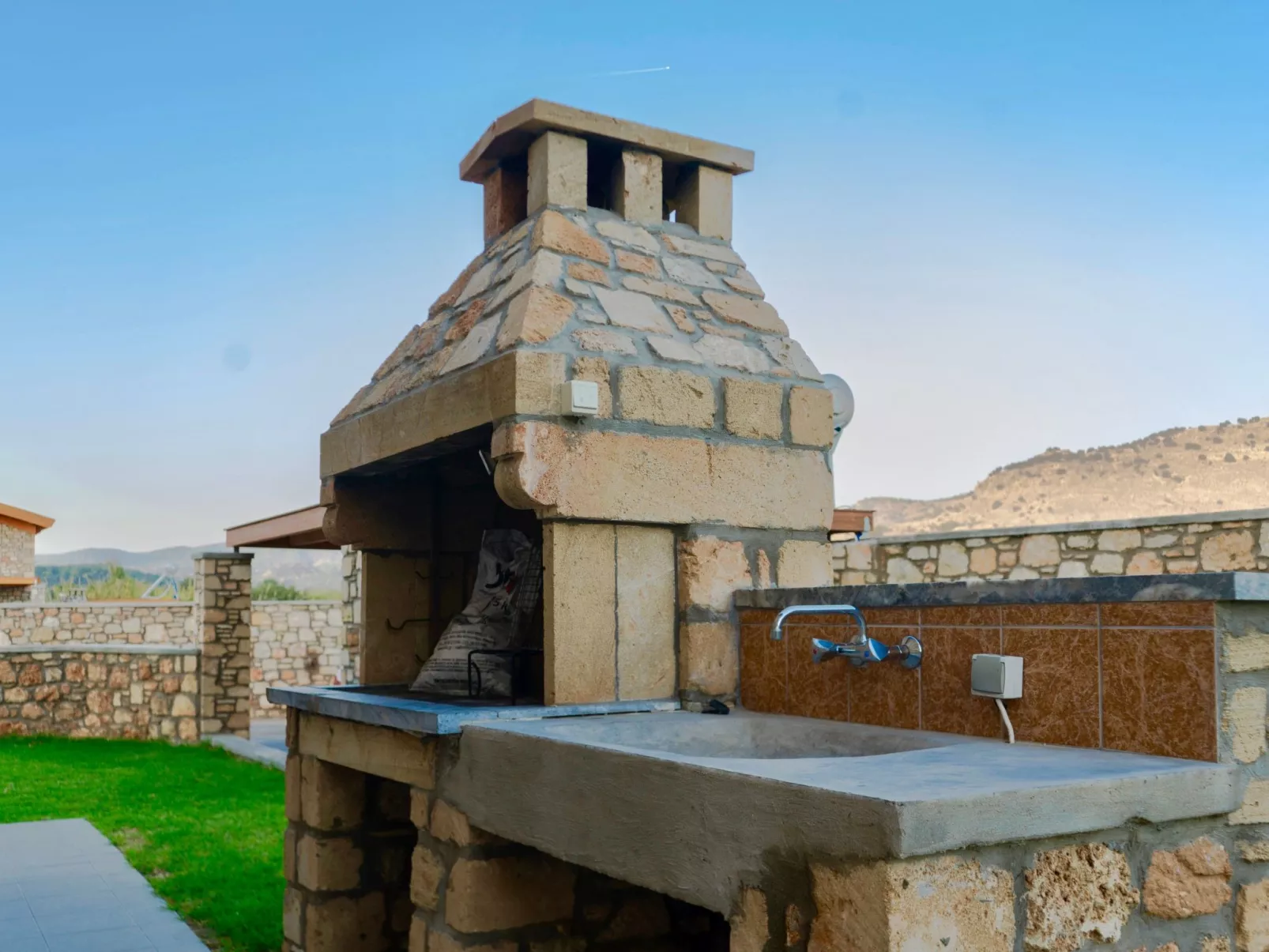 Mit Garten, Grill und Terrasse-Dehors