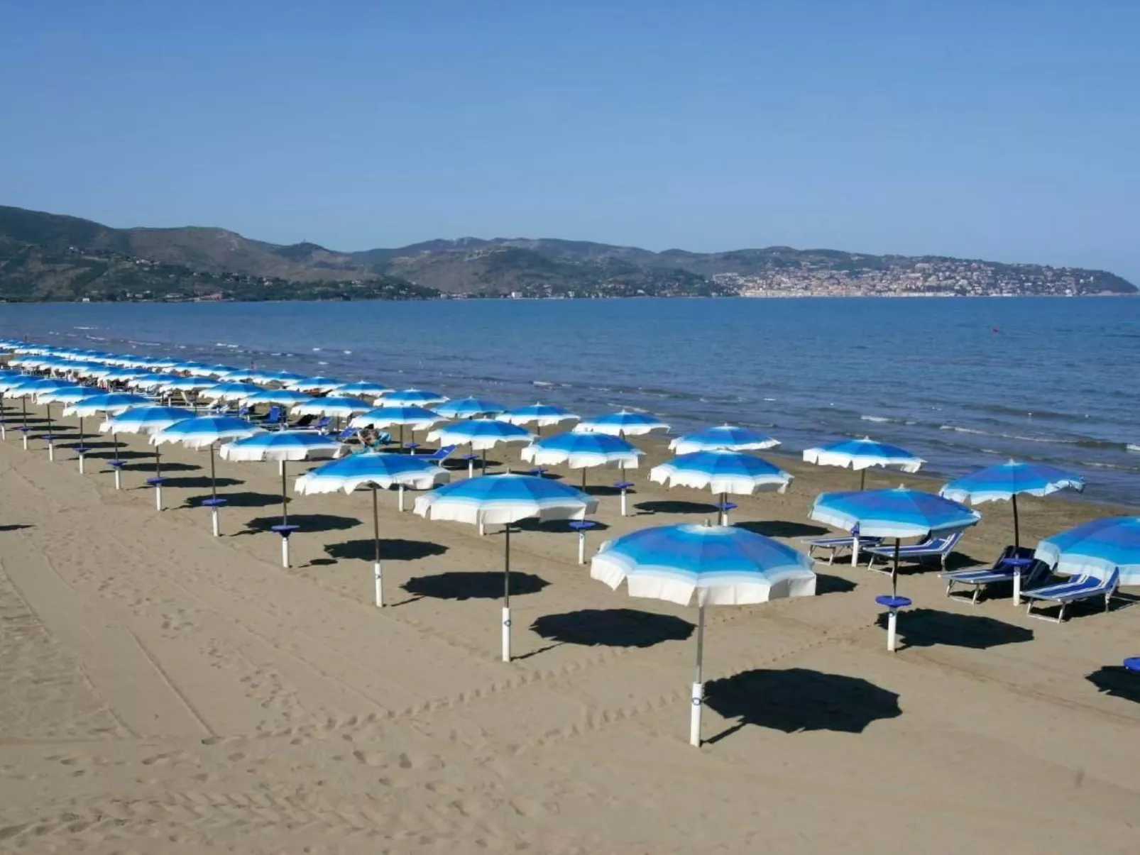 Rustikales Bauernhaus nur einen Steinwurf vom Meer entfernt-Outside