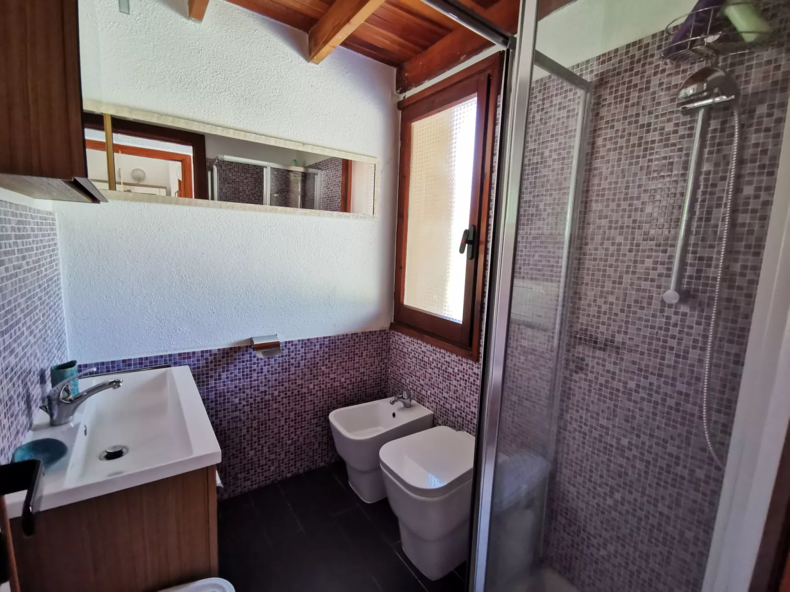 Mit Wasserblick-Drinnen