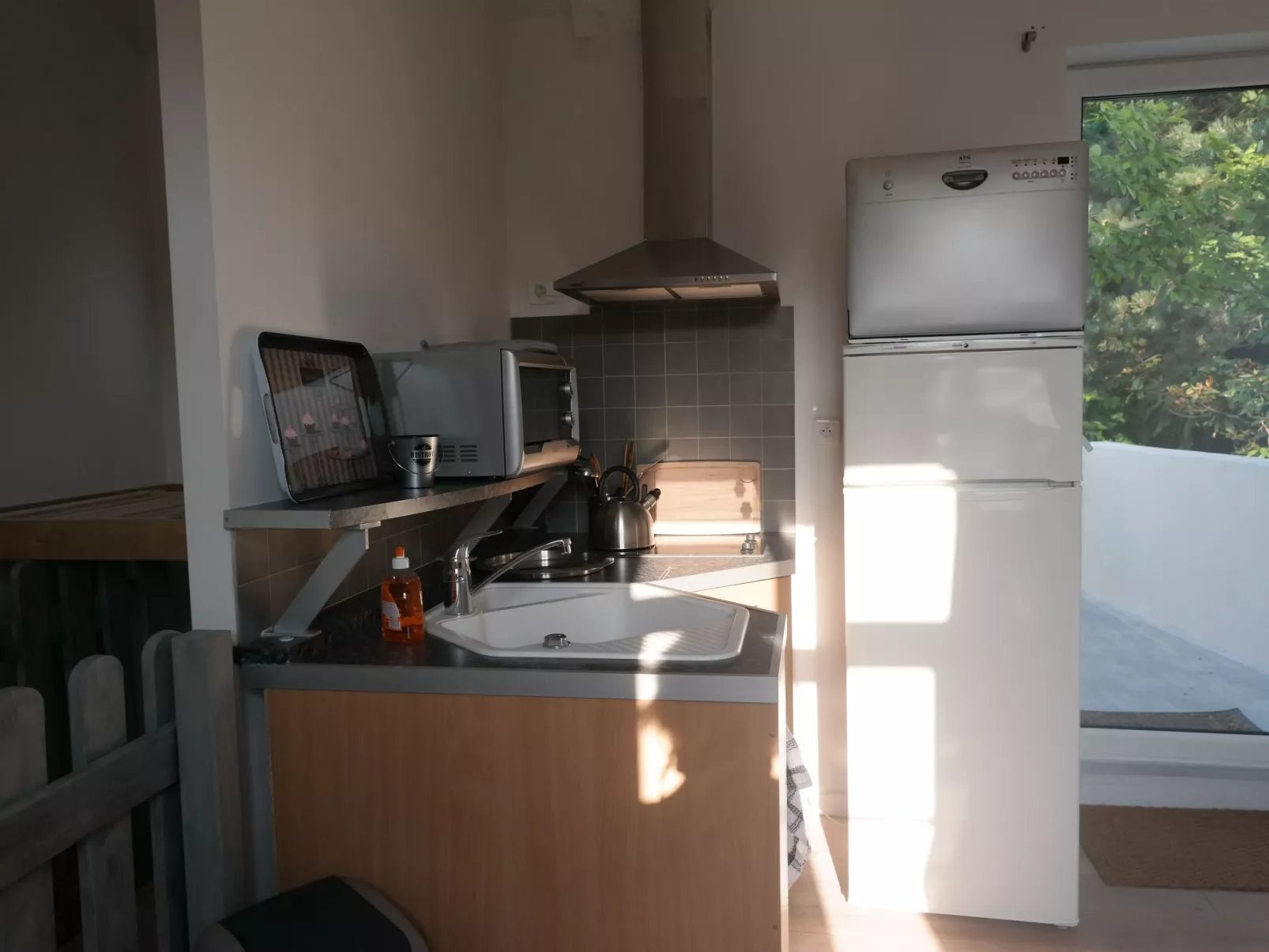 Schöne Unterkunft mit Terrasse in der Nähe des Meeres - Inside