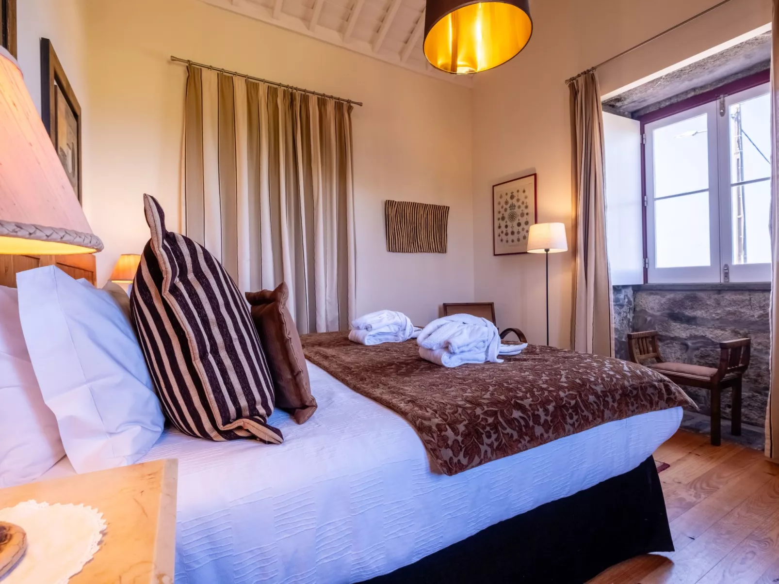 Casa da Fonte - Historisches Steinhaus auf den Azoren-Drinnen