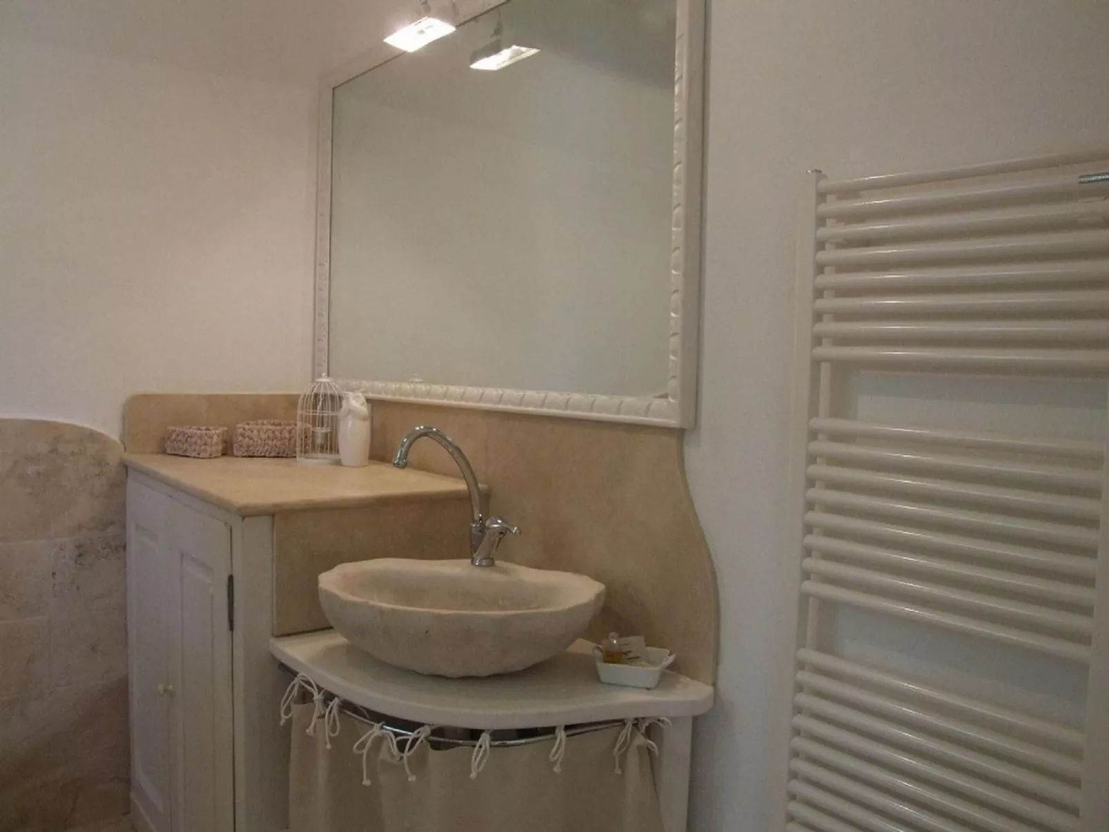 Iris' Wohnung mit Terrasse-Dedans