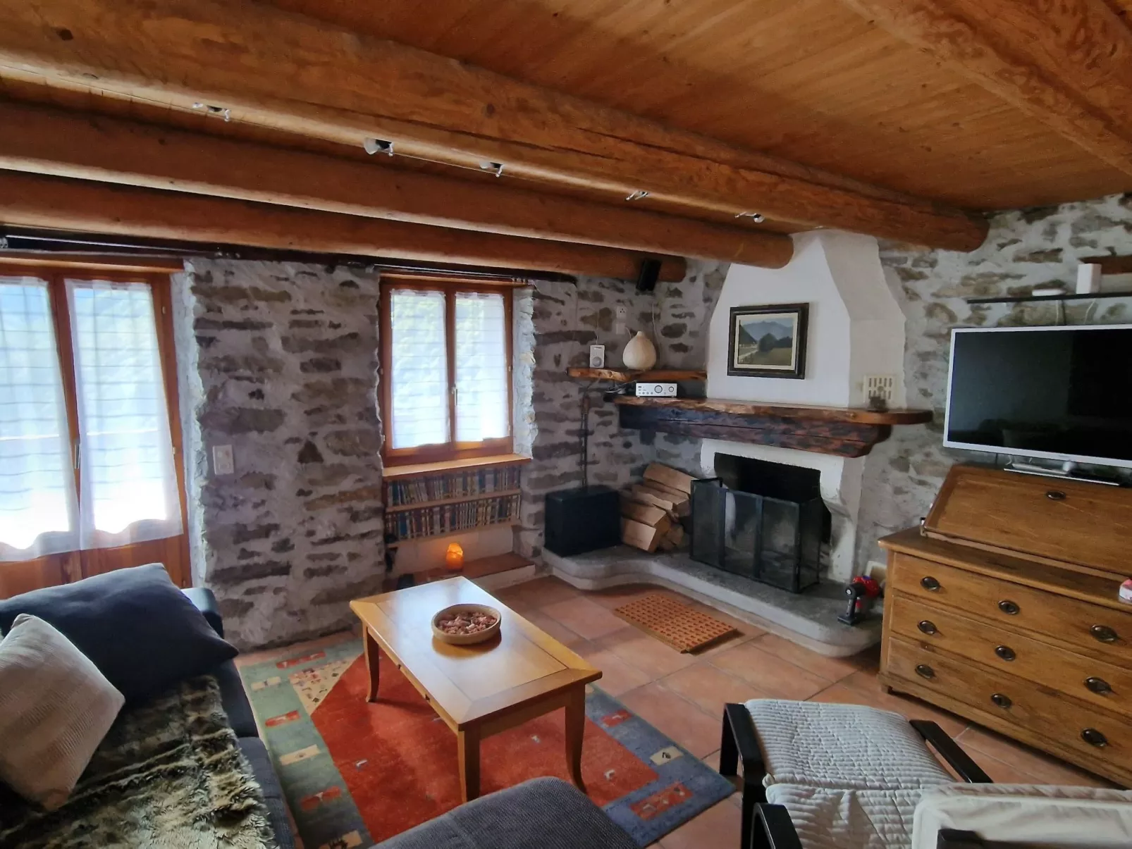 Chalet in den sonnigen Schweizer Südalpen-Drinnen