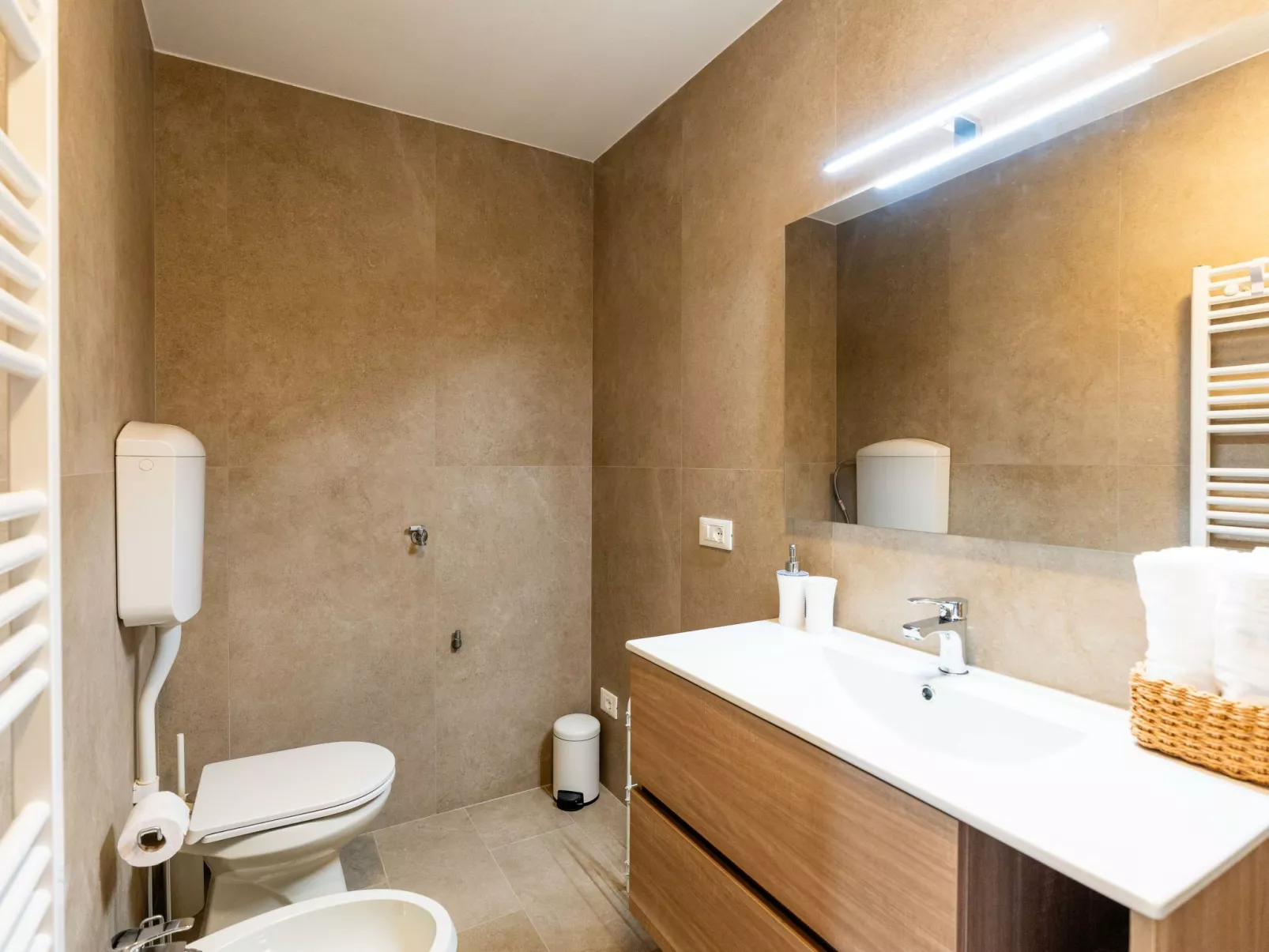 Beautiful Seaview-Inside