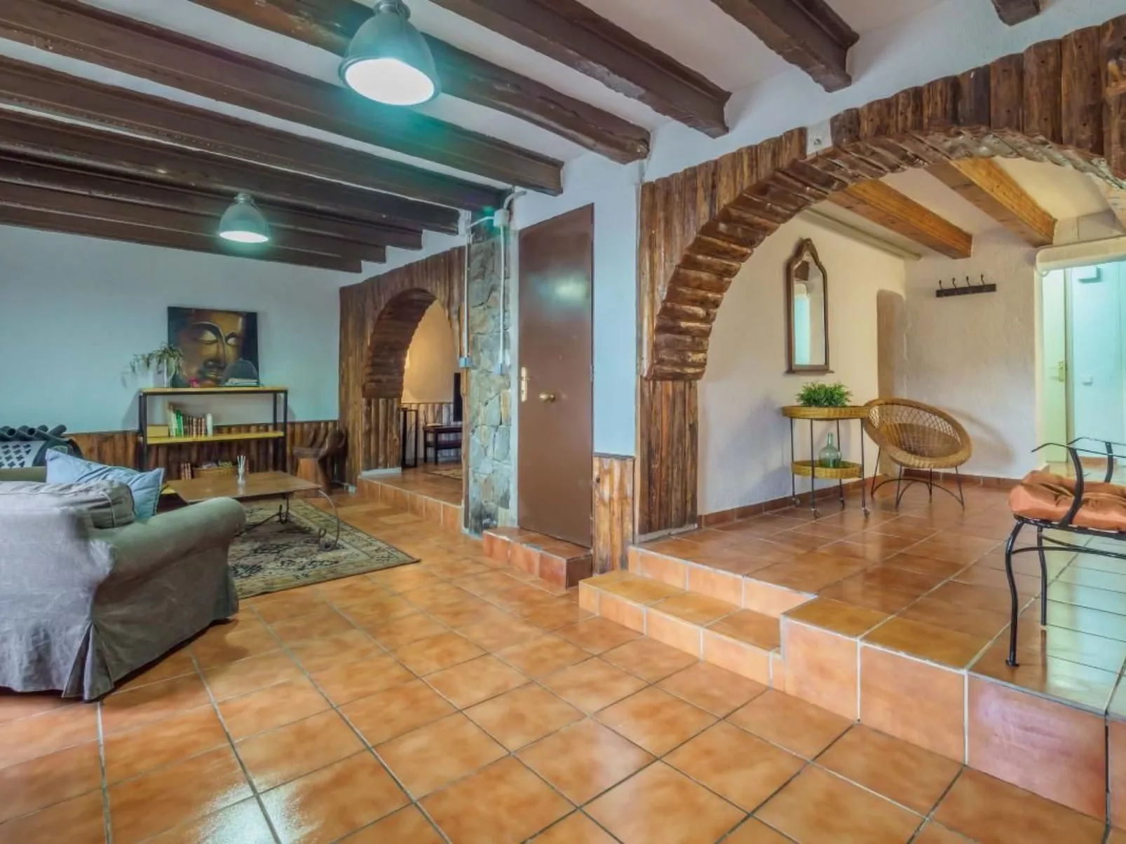 In Can Trabal mit Garten und Grill-Drinnen