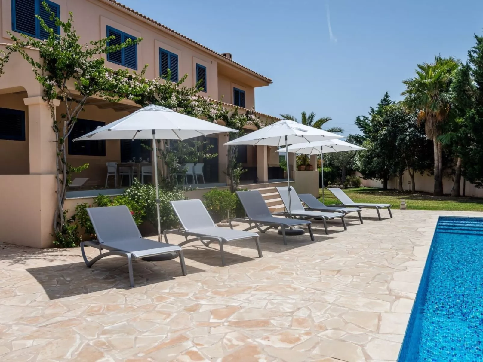 Villa in der Nähe des Zentrums und des Meeres-Outside