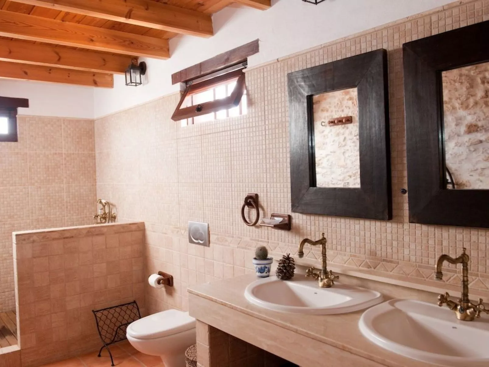 Kanarisches Haus mit privatem Pool und Garten-Inside