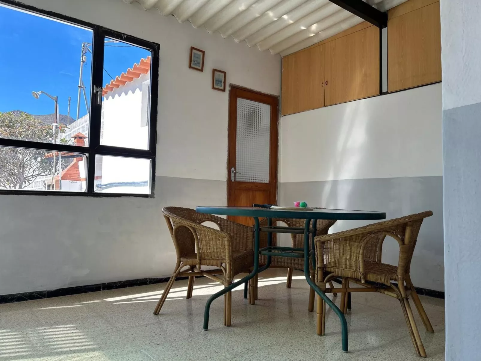 Edara Home - Haus mit privatem Garten-Drinnen