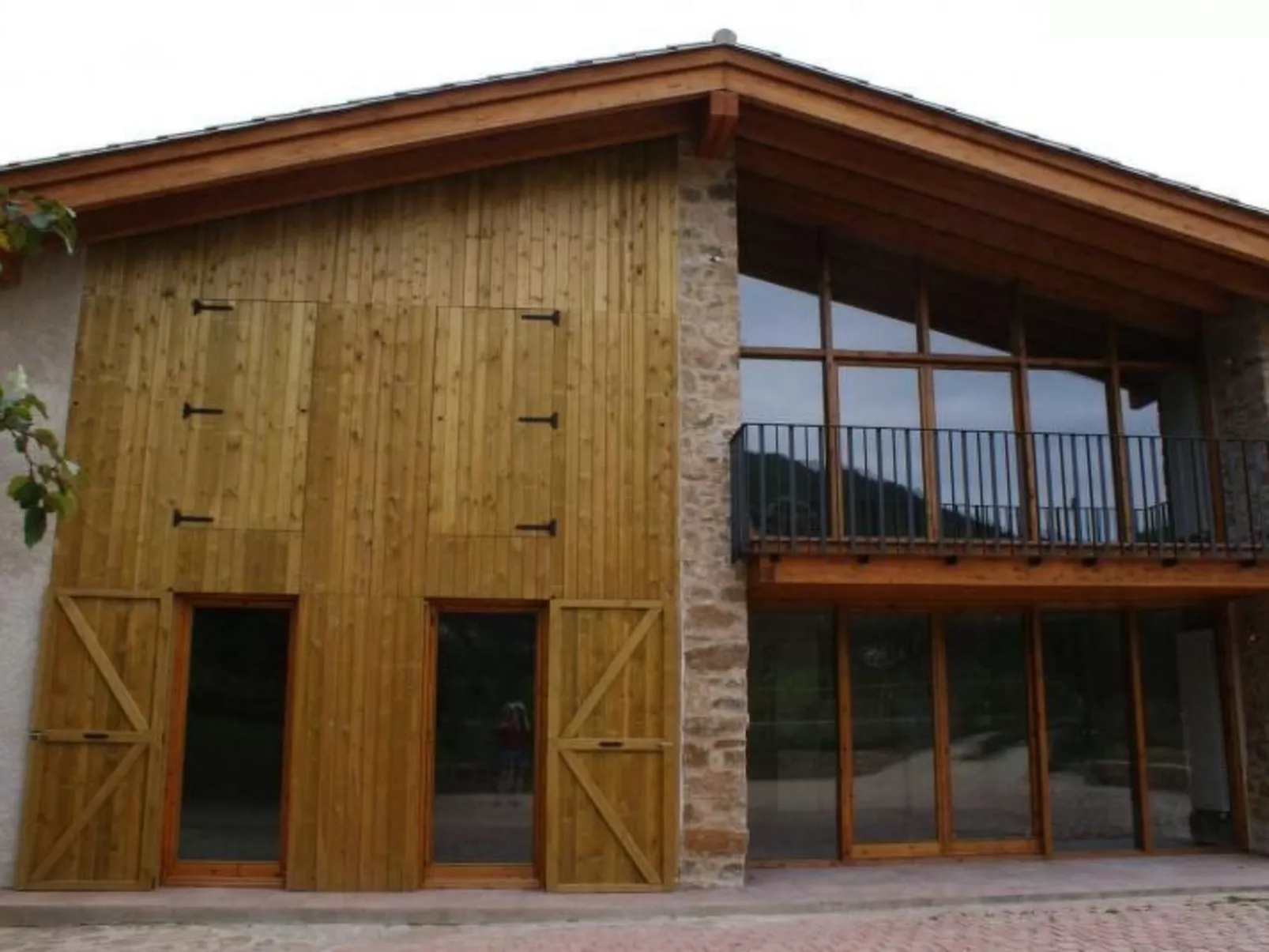 Wohnung El Graner mit großer Fensterfront-Outside