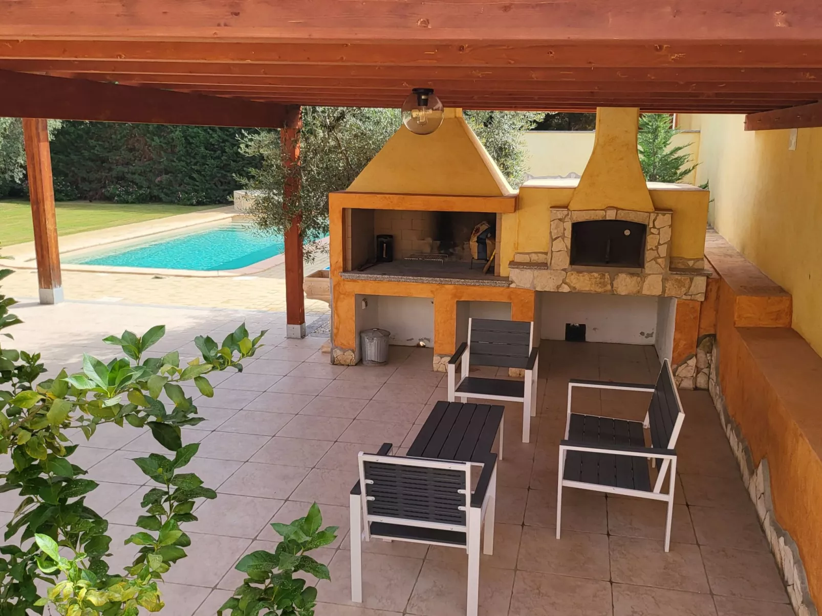 'Villa Vivi-Draußen