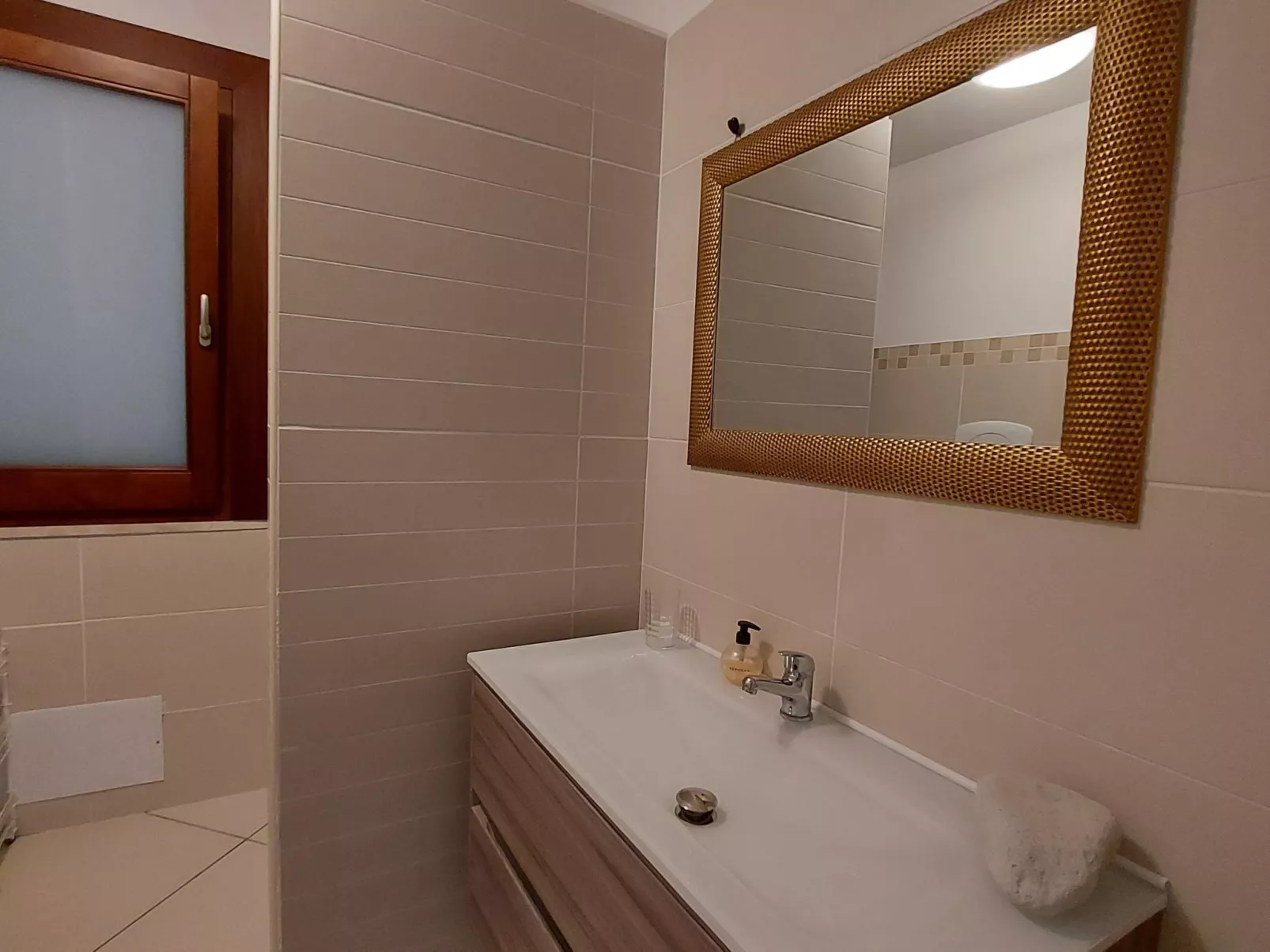 Villa Luigi, Unterkunft in der Villa, Parkplatz, Wallbox-Inside