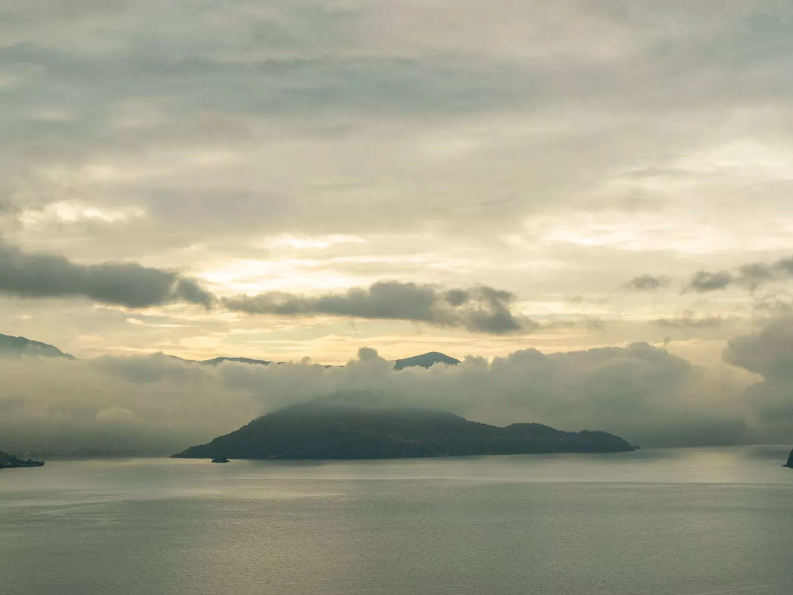 Studio-Apartment mit Balkon mit Seeblick und Zugang zum Garten-Dehors