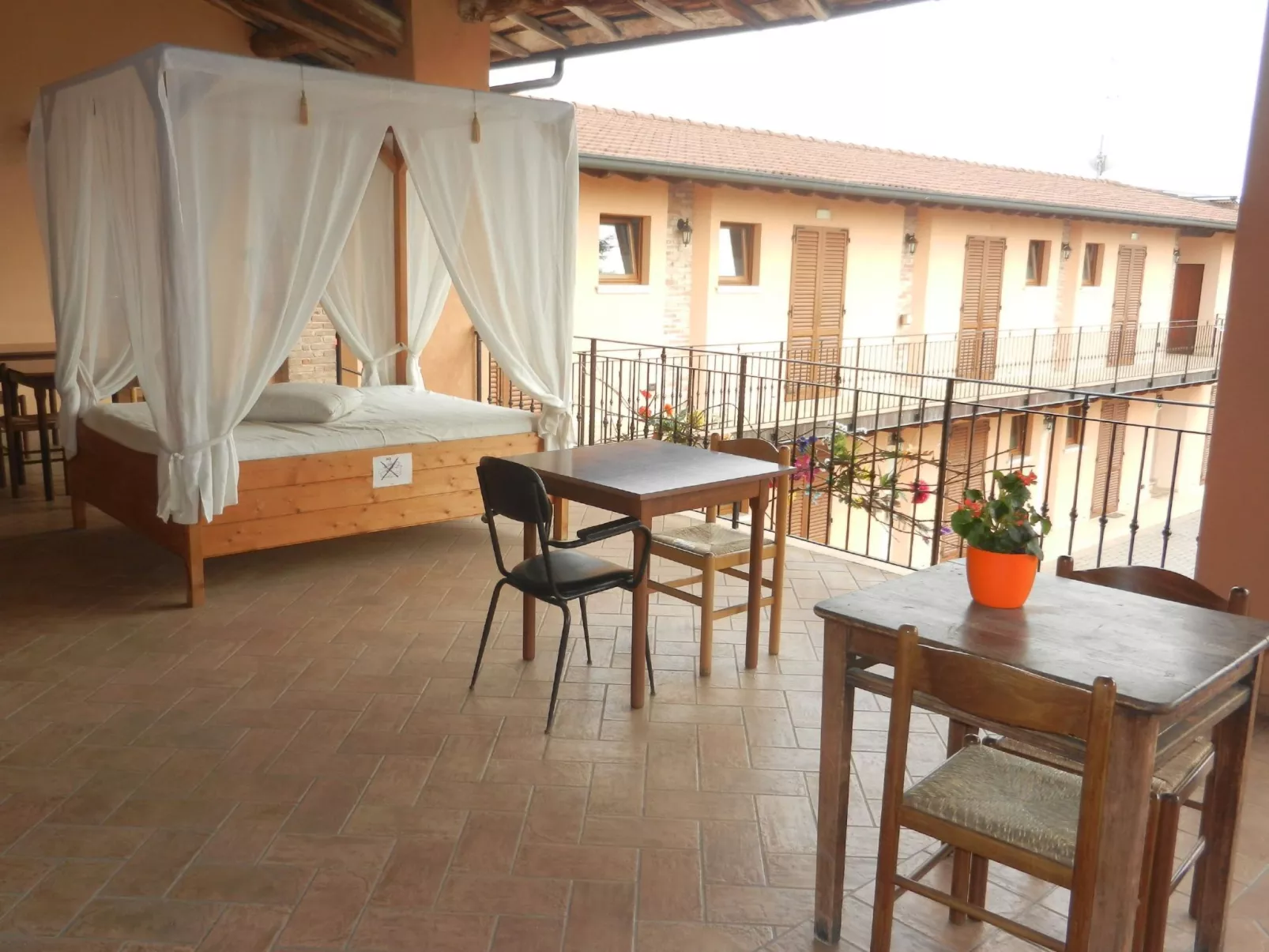 Mit großer Terrasse-Image-tags.info