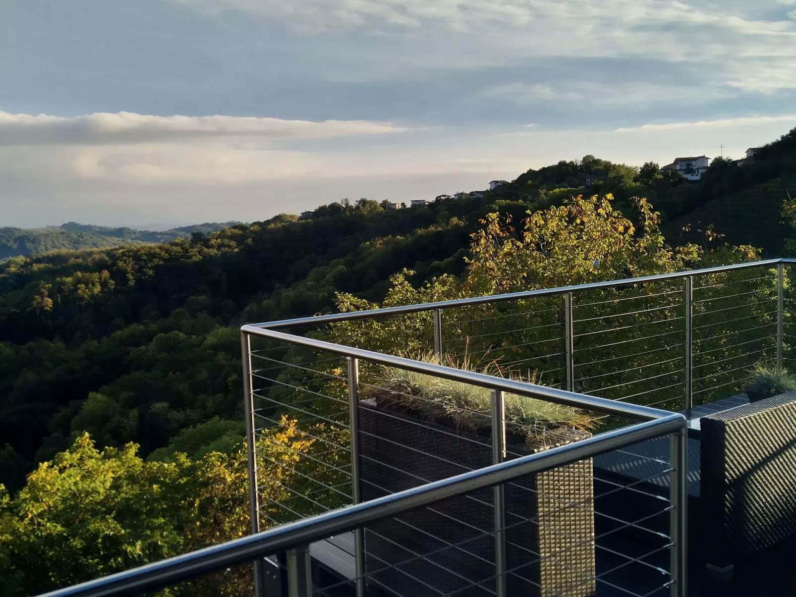 Wunderschönes Ferienhaus mit Pool und 360° Blick-Image-tags.info