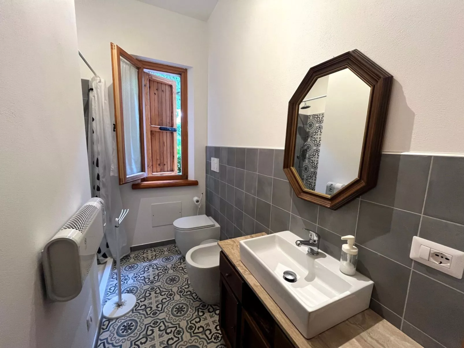 Haus inmitten der Natur mit Schwimmbad-Drinnen